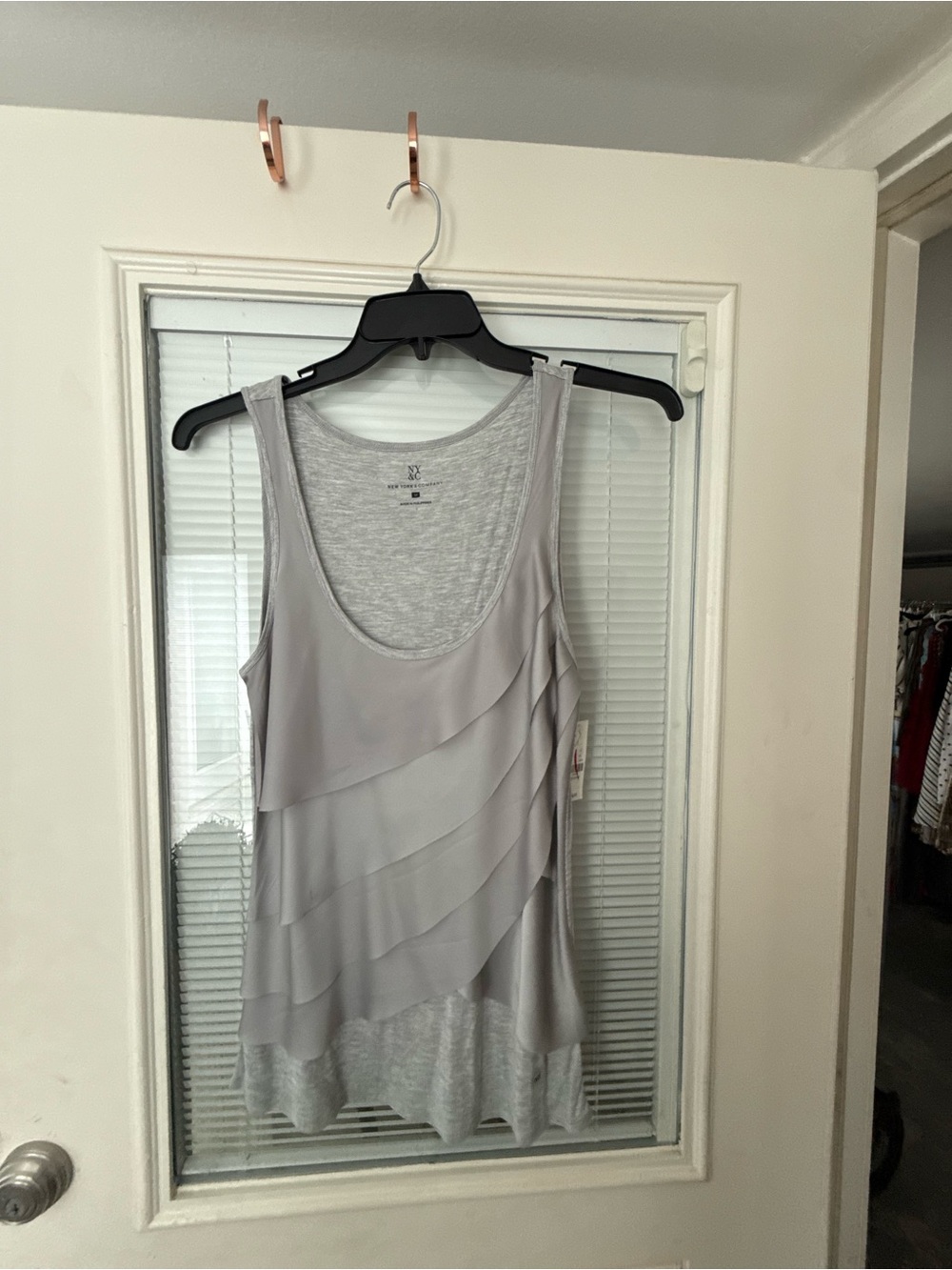 New York & Company Light Gray Layered Scoop Tank